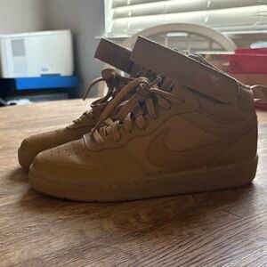 Nike Tan Sneakers